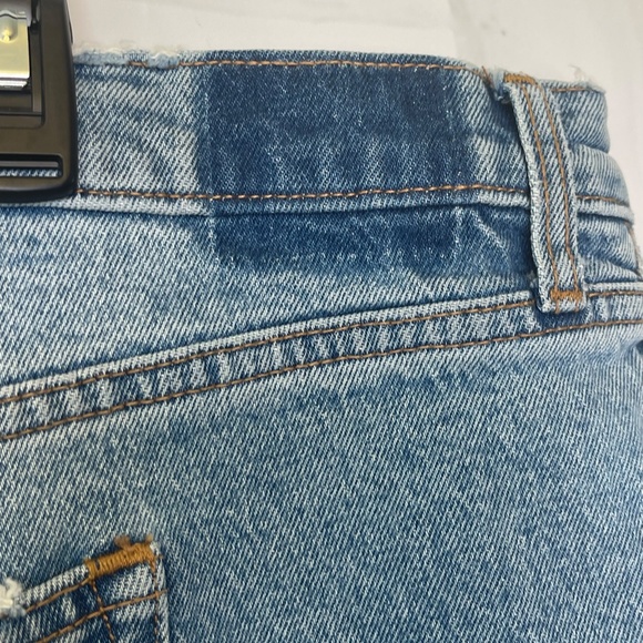 Abercrombie & Fitch Womens High Rise Distress Jean The Mom Shorts Sz. 24 37 - Picture 7 of 16